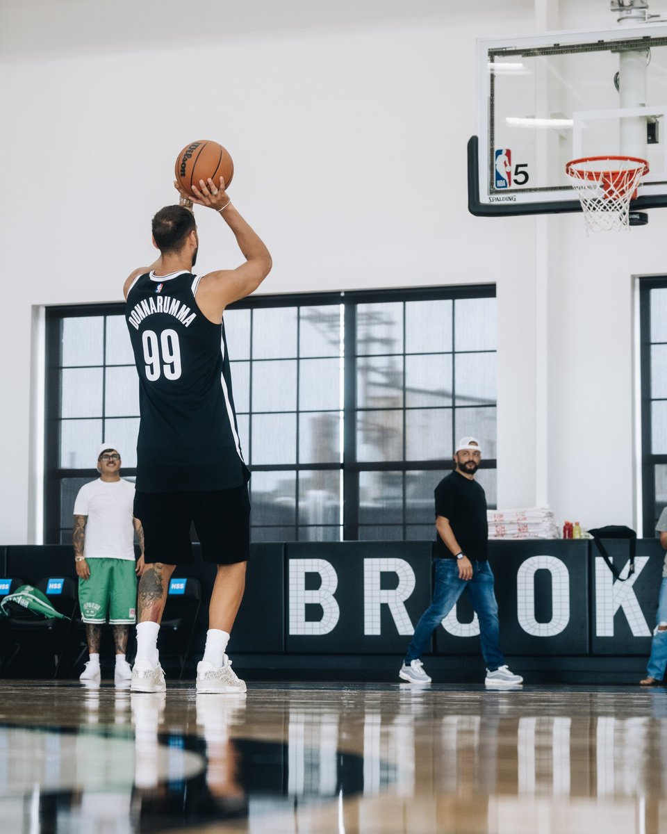 donnarumma's tweet image. Thank you for the hospitality  @BrooklynNets 🏀