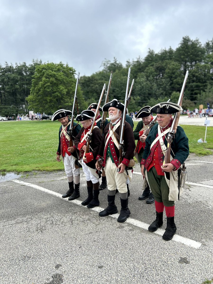 FirstNHRegiment's tweet photo. The @FirstNHRegiment had the Great Honor to march in the AmherstNH #4thofJuly  Parade today #RevWar #Amrev #AmericanHistory Huzzah https://t.co/yVxeo0Aav1