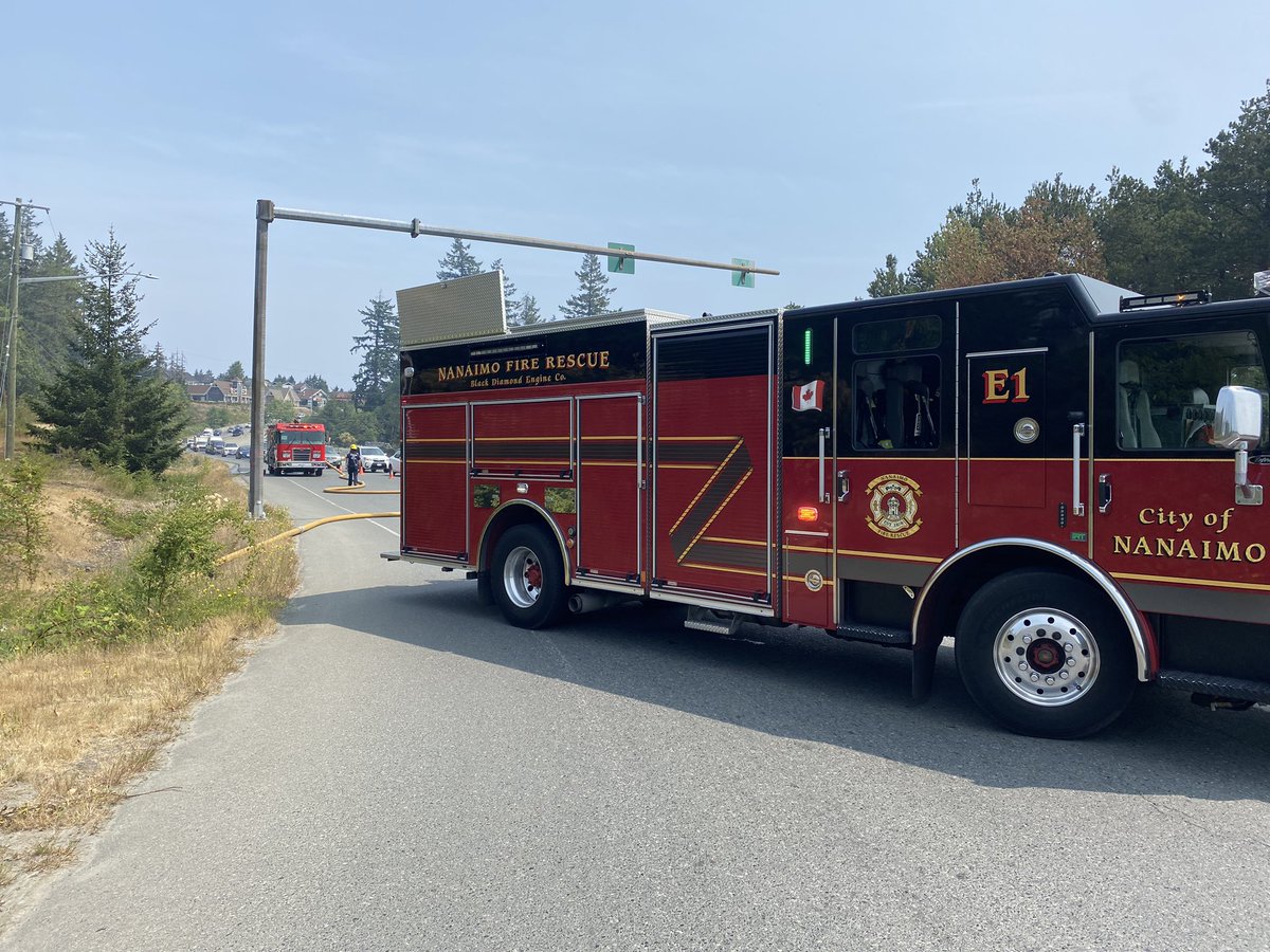 NanaimoFire's tweet photo. Traffic Alert - our @IAFF905 Firefighters are battling multiple Wildfires in the Parkway and Northfield area. Please avoid the area.  We have multiple trucks on the roads. @cityofnanaimo https://t.co/zvwnO9TaVT
