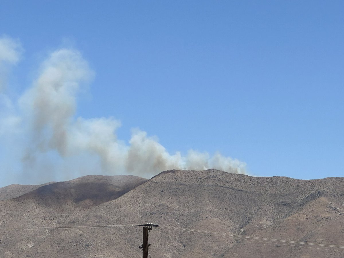 HESPERIA: #SBCoFD responding to VEG FIRE near RattlesnakeCyn in the Mariannas east of Hesperia, south of AppleValley. Smoke visible from across the high desert. ^eas