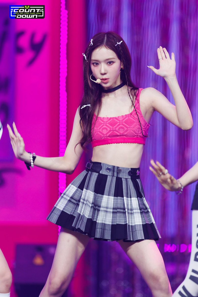 NEPHENTES_KR's tweet photo. 𝐁𝐎𝐍𝐍𝐈𝐄 (🍡) — @ dangomilk
͏ ͏ ͏ ͏ ͏  ͏ ͏ ͏ ͏ ͏ ͏ ͏ ͏ ͏ #UVMIDIA

Bonnie no stage de Spicy do M! Countdown de hoje. https://t.co/F8nhHkNePO