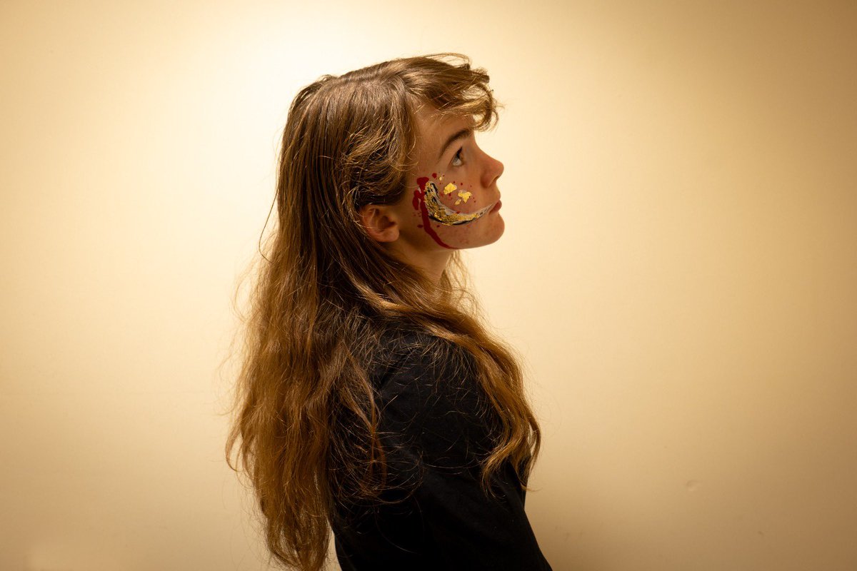 Ivory Shower

Every year, poachers kill 20,000 elephants for their #ivory.

Ivory seems to have greater value to us for aesthetic purposes, than for the #elephants who rely on it for survival.

I hope this #wildlifeartivism makes you think.

<a href="/LumixUK/">Lumix UK</a> S5
<a href="/DalerRowney/">Daler-Rowney</a> #fwinks #art