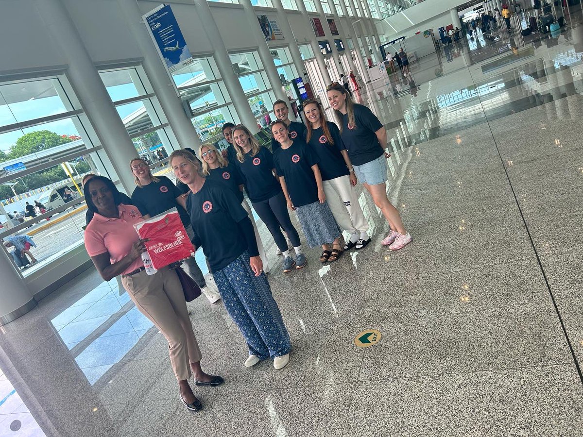 netball_ams's tweet photo. Here are the squad arriving yesterday afternoon in Antigua, Met by the head of @abnetballassociatio and personnel from Antigua Defence very warm welcome thanks we look forward to playing first game today https://t.co/NgLT5RdeGW
