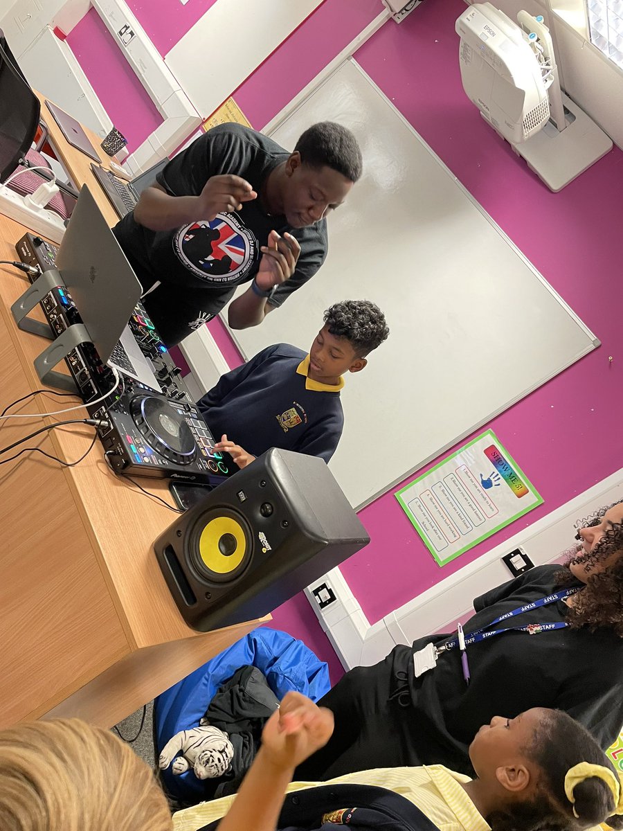 Edmonton County Primary tweet media