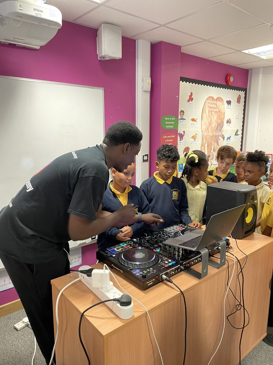 Edmonton County Primary tweet media