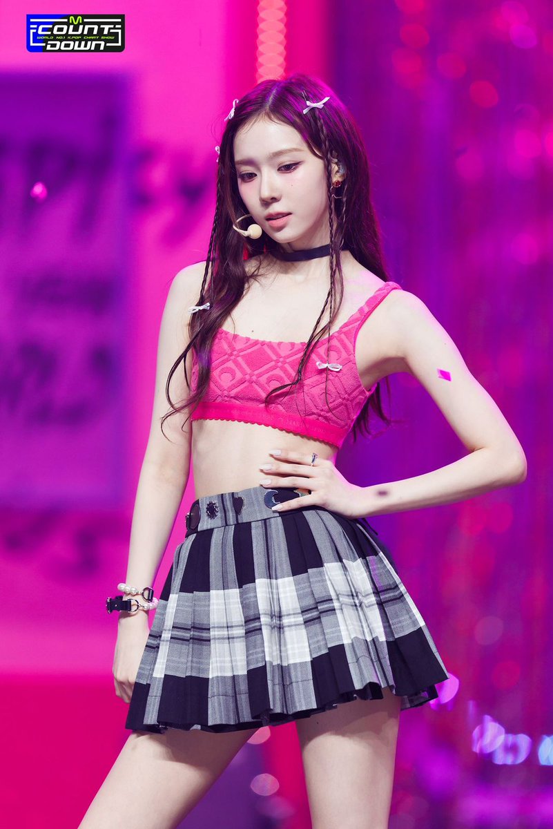 NEPHENTES_KR's tweet photo. 𝐁𝐎𝐍𝐍𝐈𝐄 (🍡) — @ dangomilk
͏ ͏ ͏ ͏ ͏  ͏ ͏ ͏ ͏ ͏ ͏ ͏ ͏ ͏ #UVMIDIA

Bonnie no stage de Spicy do M! Countdown de hoje. https://t.co/F8nhHkNePO