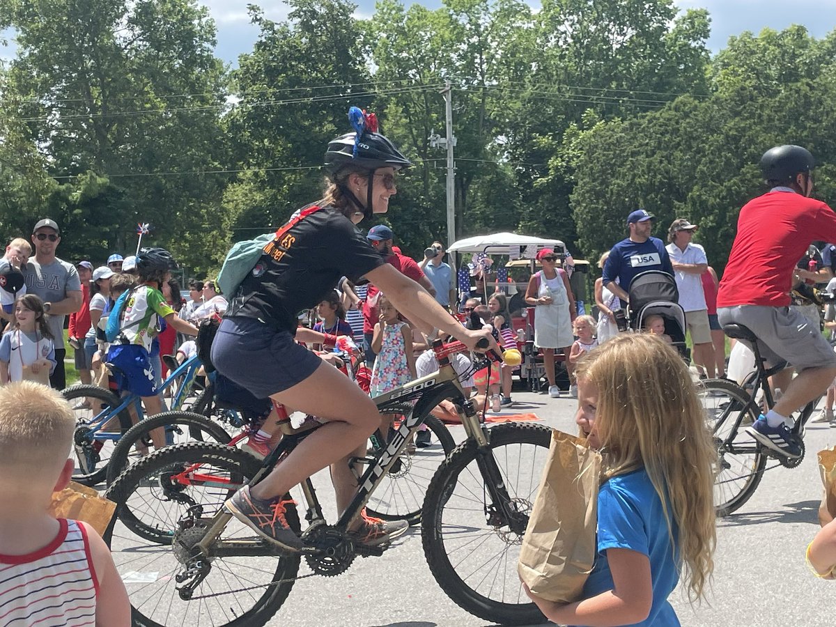 Lots of fun at my first Worthington Hills 4th of July parade with <a href="/GatorsBike/">Gators Bike Park</a>! Plus I got to wave to lots of <a href="/GranbyGators/">Granby Gators</a> in the crowd 🐊🚵🏼‍♀️💙
