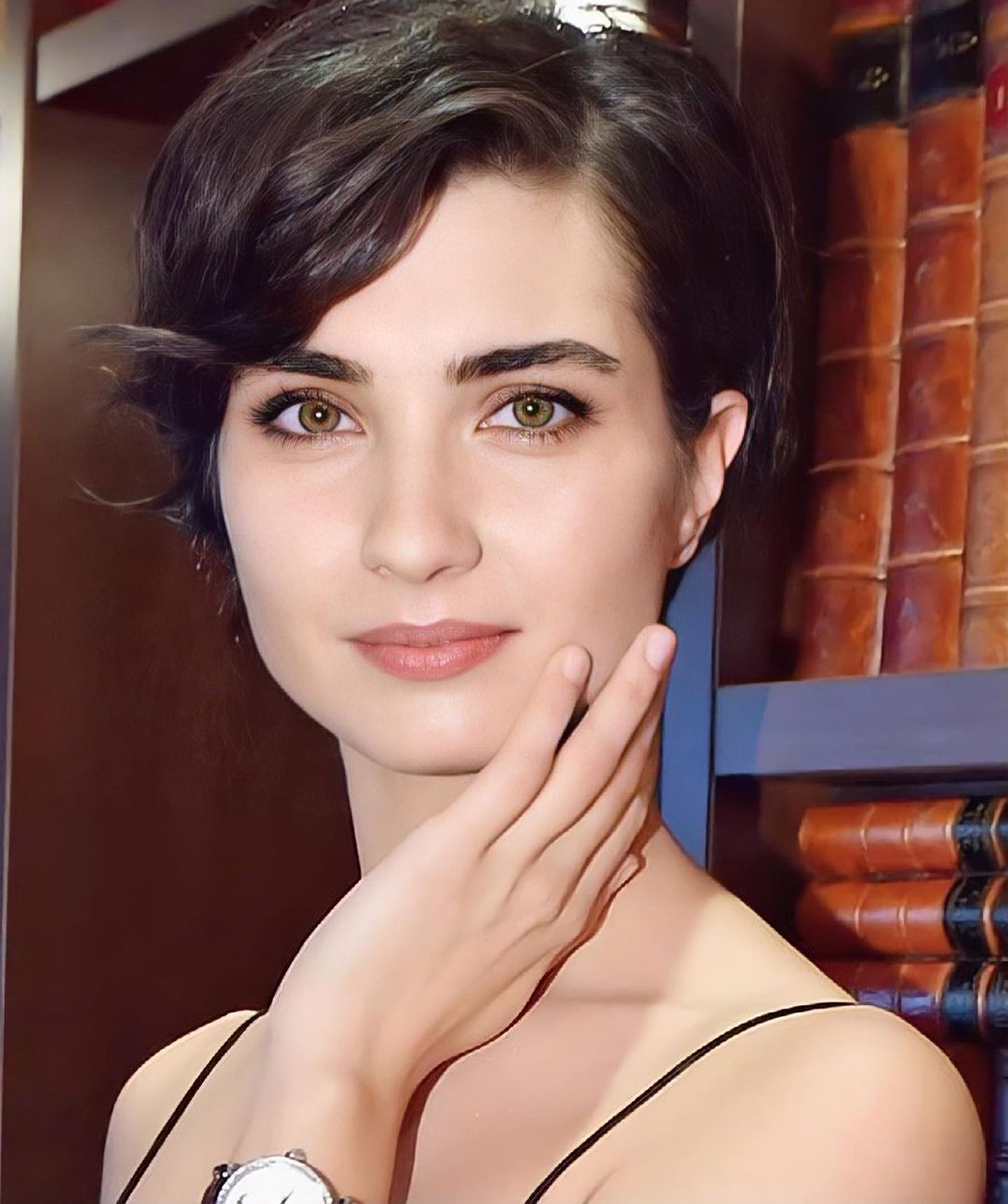 MaMo91059634's tweet photo. Happy Birthday my lovely Tuba❤️#TubaBüyüküstün https://t.co/kXjwnsFmpA