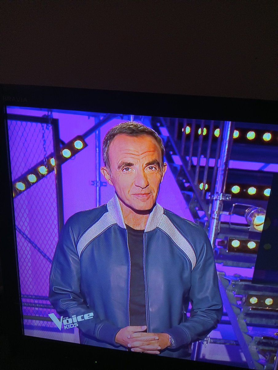 Un bonheur de regarder #TheVoice   car il y a le plus formidable des animateurs <a href="/nikosaliagas/">Nikos Aliagas</a> si talentueux et humble ☺️👍🙏