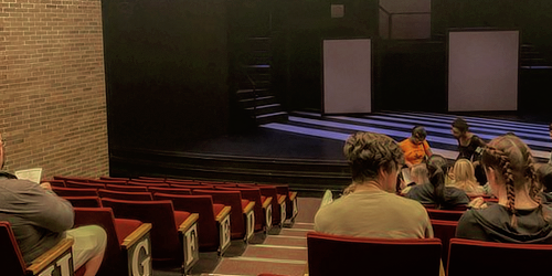 exoclubinho's tweet photo. [#EXOClubinho - #PLOT11]
X e Y não poderiam ser mais opostos.  X é um aluno prodígio e ator principal das peças de teatro do colégio, colecionando os mais variados personagens de Shakespeare. Mas seu papel mais desafiador é aquele que interpreta fora dos palcos, escondendo sua + https://t.co/GDOxseixIu