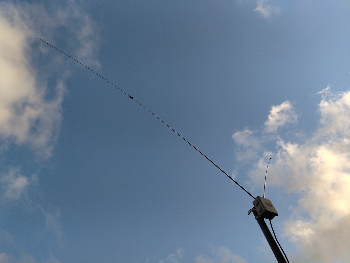 EA3IEK_4998URE's tweet photo. Just enjoyed 6m DX on quite a big opening!!π€© First time making QSOs across the pond on the band this season! Besides @FG8OJ, also worked @Al_Wp3c_np4dx & #PJ4MM, all with my usual "rabbit ears" dipoleπ Curiously, no activity on the SSB segment this time... Still nice, though!π https://t.co/gQDMarfqpr