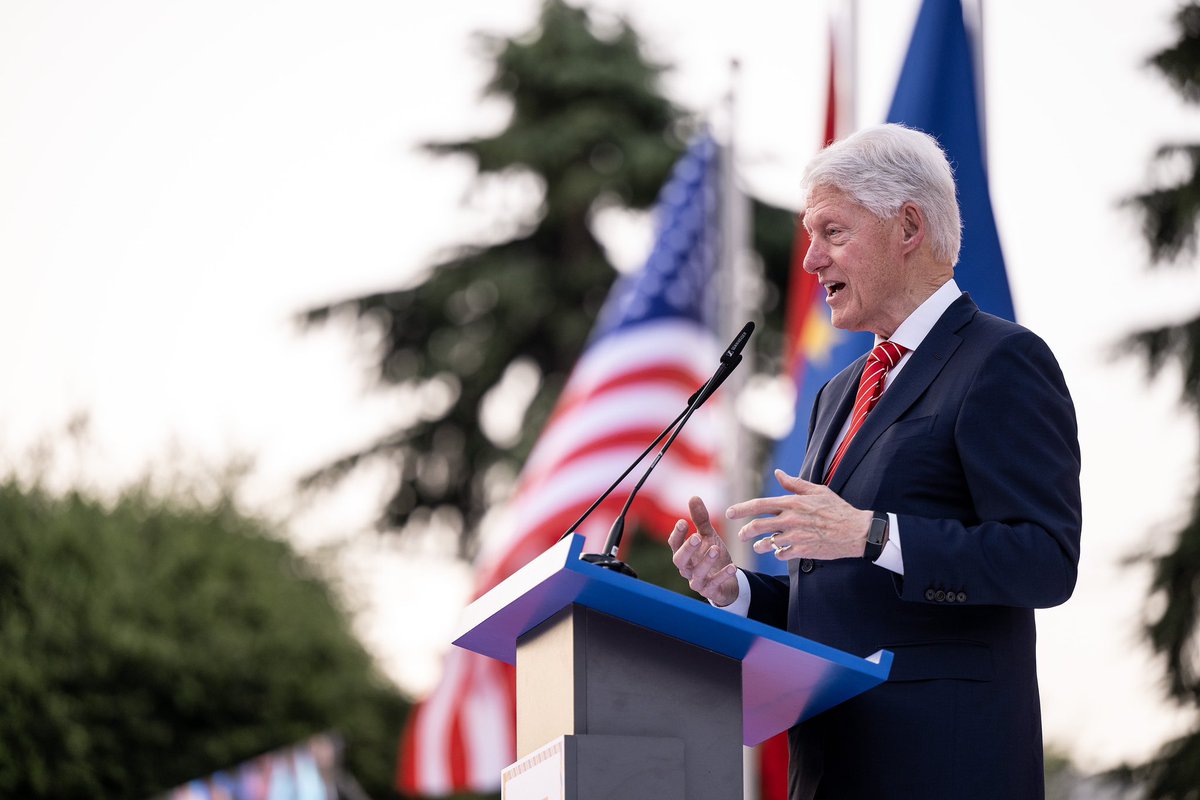 BillClinton's tweet photo. My heartfelt thank you to Prime Minister @ediramaal and the people of Albania for an evening I will never forget. It has been my honor working with you for so many years to strengthen the bonds of friendship between our countries and build a better world for all. https://t.co/Ie15cwkC5r