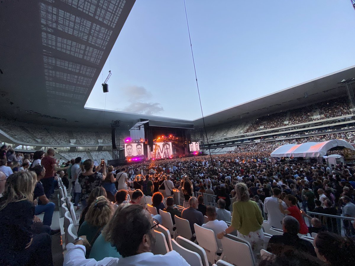 Depeche Mode n’oublie pas Andy Fletcher à Bordeaux #DepecheMode #Matmut #WorldInMyEyes