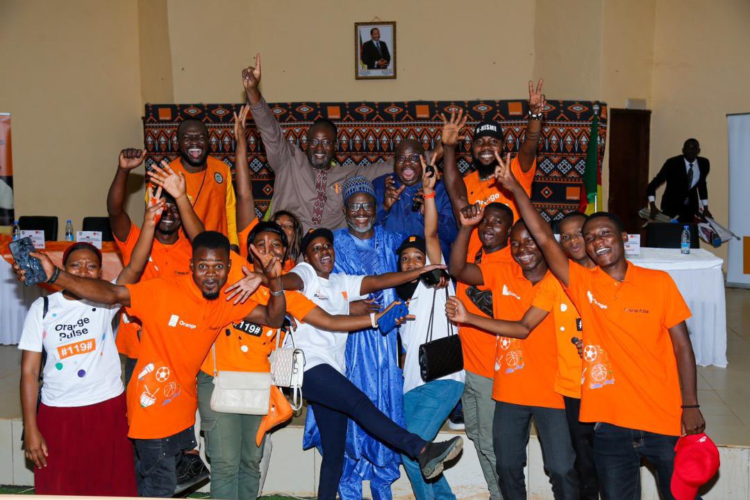 #CustomerTouch 
#Ngaoundéré 
Fier d’avoir inauguré ce jour le 5e Fablab Solidaire de la <a href="/FondationOrange/">FondationOrange</a> au Cameroun, et signé avec l’Université une convention de création d’un #OrangeDigitalClub. 
Two levers to accelerate youth employability and entrepreneurship in Adamaoua.