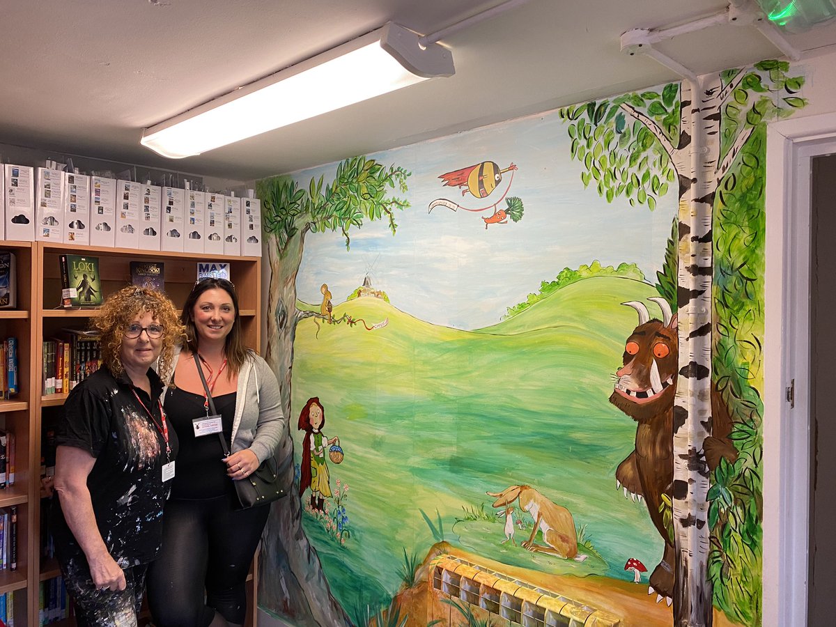 MilsteadPrimary's tweet photo. Thank you to Anna and Julie for creating this fantastic mural for our school library! 📚 Can you spot any famous book characters? @OCMATtrust #ocmat #library https://t.co/JFBgcwrKM1