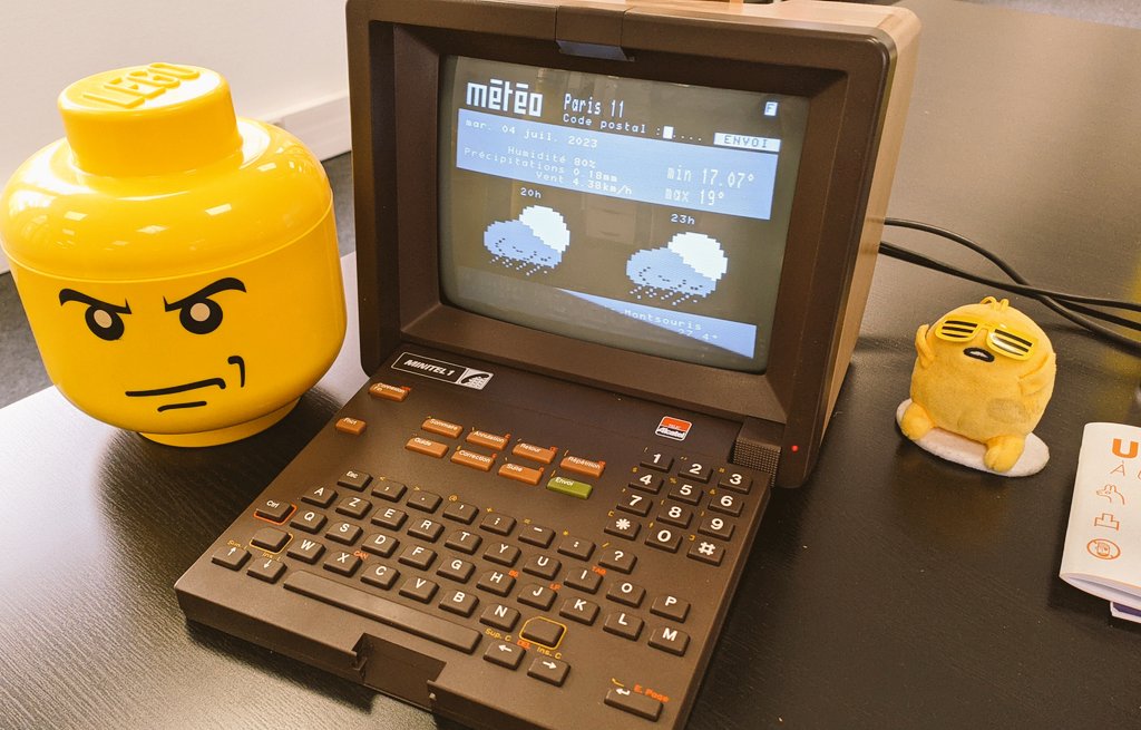 damienalexandre's tweet photo. C'est quand même bien pratique de pouvoir consulter la météo de n'importe où à n'importe quelle heure ; pour seulement 0,12 F la connexion et 1,29 F la minute ! 🤓
#minimit #minitel #retro https://t.co/FCcNMEUnBM