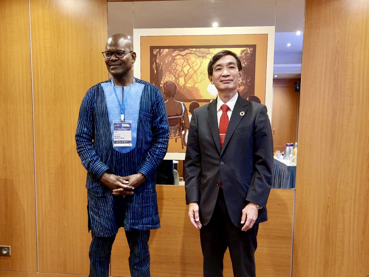 UPU_DG's tweet image. My thanks to Mr John Omo, @atu_uat SG, for a productive discussion on how our partnership can advance #InternetConnectivity & #cybersecurity in #Africa. I am confident that the new MoU signed yesterday will serve us as a blueprint for making concrete steps in the right direction.