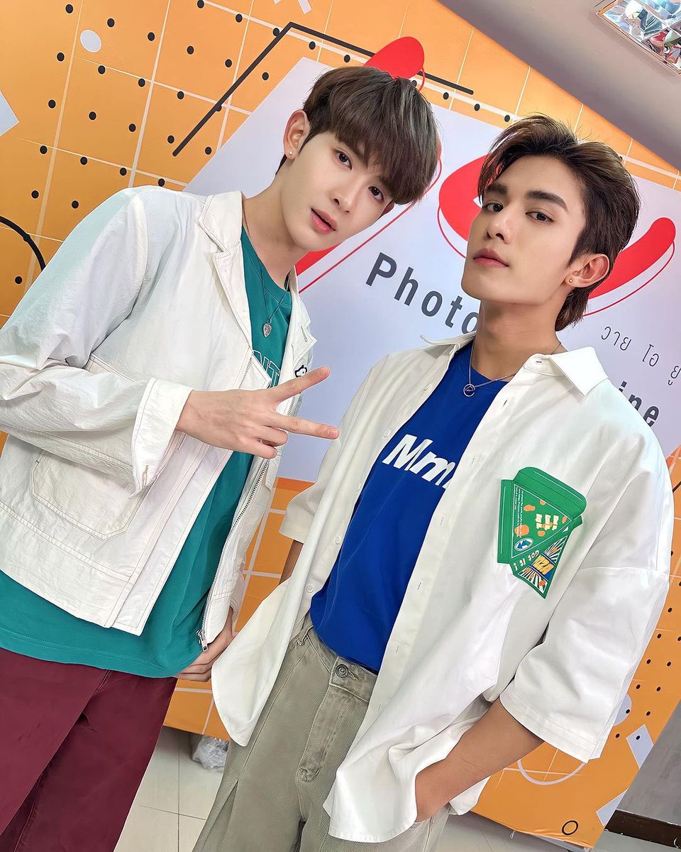 NetJamesOfcTH's tweet photo. IG : youofficial2023 Update
📆 04.07.2023
🔗 https://t.co/J5h535wvwv

จบไปแล้วกับ #YOUMagazineLiveNetJames
ขอบคุณน้องๆเน็ต-เจมส์ที่มาร่วม Live กับ Y O U Photo Magazine นะคะ และขอบคุณแฟนๆ ทุกคนที่ Support น้องๆ และ Y O U ด้วยค่ะ❤️

#NetJames #เน็ตเจมส์ 
#netsiraphop #JamesSu https://t.co/f5hLBRxgjf
