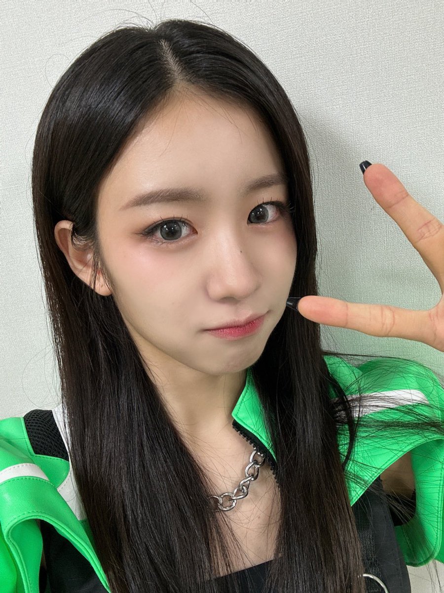 WOOAH_HM's tweet photo. [#우연]
저의 새로운 모습을 가득담은 Don't call me💚☎️ 준비하면서도 새롭고 도전적인 무대가 될 것 같아서 더욱 긴장하며 준비한 것 같아요...! 앞으로 어떠한 길도 와우와 함께 두려움 없이 걸어가고 해내는 우연히 될게요💟 미예여우조 언니들 그리고 조아기!💕 함께 멋진 무대 만들 수 있어서 행복했어요 🫶🦋

#wooah #우아 #WOOYEON
#퀸덤퍼즐