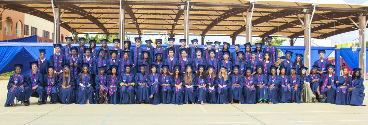 efemontaigne's tweet photo. Félicitations et bonne suite à nos élèves en fin d’études secondaires qui ont reçu leur certificat le 30 juin. Moment de célébration des succès et d’encouragement des nouveaux bacheliers qui commencent bientôt leur parcours supérieur. 👏👏👏
@aefeinfo @ambafrancebenin https://t.co/s3cM9y2Qi7