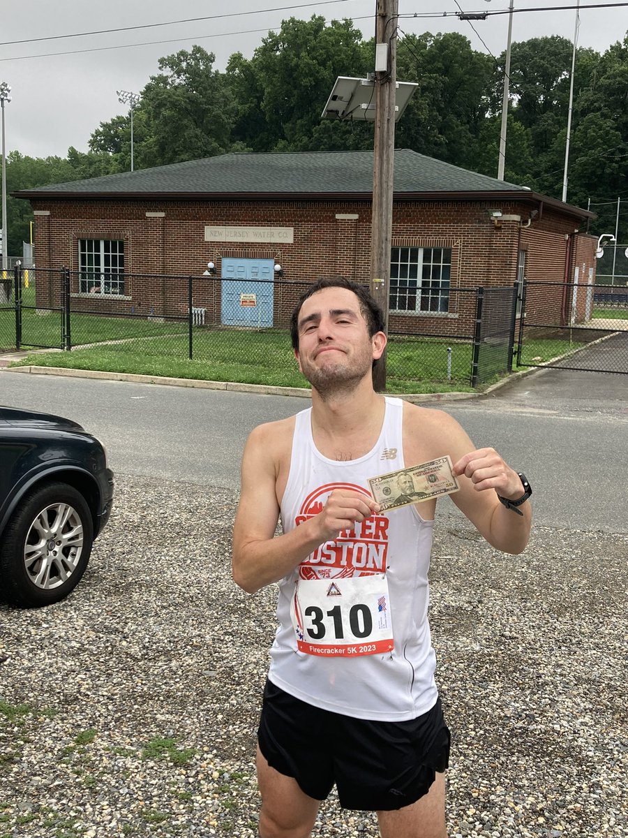 EricMendoza84's tweet photo. Finished 3rd overall at the Haddon Heights Firecracker 5K in 16:44. Won 50 bucks!
#runNJ https://t.co/luozm8NgQY