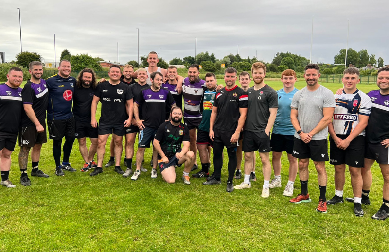 𝗕𝗔𝗖𝗞 𝗧𝗢 𝗛𝗜𝗦 𝗥𝗢𝗢𝗧𝗦 ⏪

Great to see the boss back at his old stomping ground last week 👏. 

<a href="/Chris_Thorman6/">Chris Thorman</a> 🤝 <a href="/EaglesRL/">Wallsend Eagles RLFC</a> 

#ThunderArmy // #TrueNorth