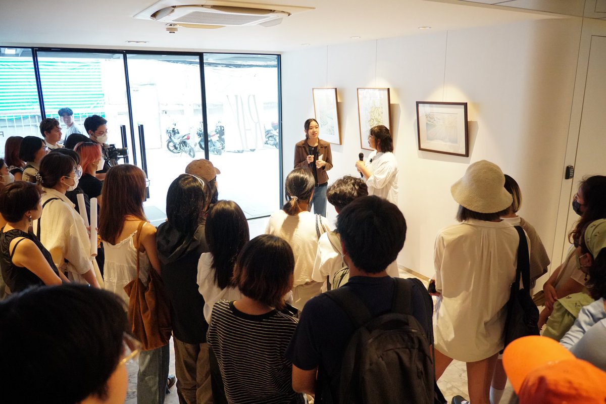 BlueBlurryMonday🫐 tweet media