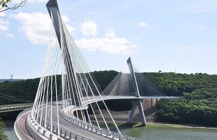 benjimk's tweet image. Au Sénégal 🇸🇳 , sous Macky Sall, de 2012 à nos jours, 2526 kilomètres de routes ont été asphaltées, 6673 Km de pistes aménagées, 189 Km d’autoroutes, 20 ponts construit.