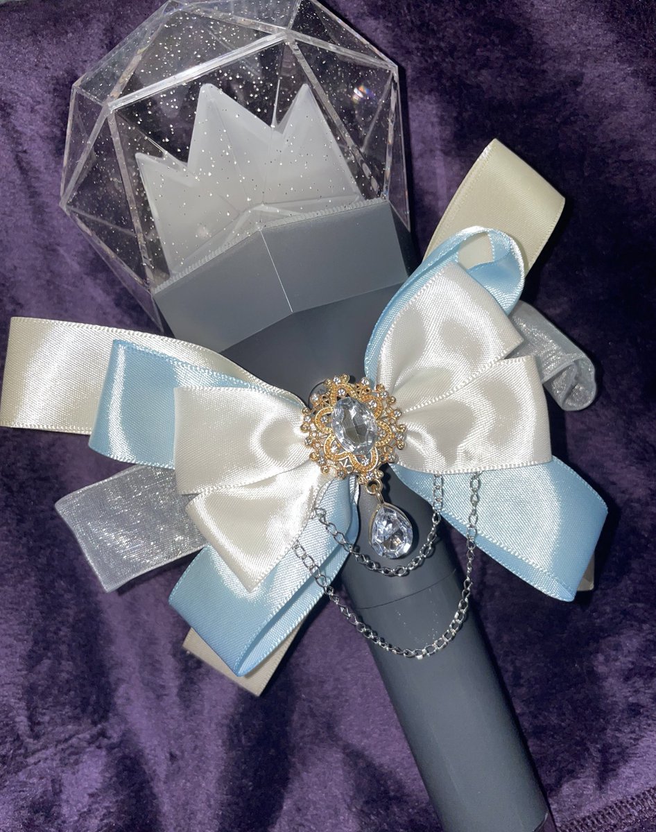 ♡✦ ╮몬스타엑스 7기 팬콘 나눔 이벤트
│ • 7월 9일 막콘
| • 간식/리본 15-20개 예정
| • 장소, 시간, 착장 당일 공지 예정
| • 리본은 선착순 뽑기로 배부
│ • 본 트윗 #RT 확인
| #몬스타엑스 #팬콘 #막콘 #나눔
╰───────────────🥀