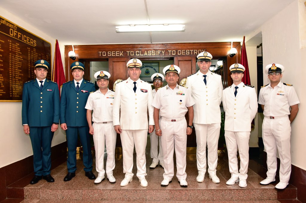 IN_HQSNC's tweet photo. Delegation visited HQ Sea Training & interacted with RAdm Susheel Menon, #FOST. Professional interactions were held on varied aspects of Operational #SeaTraining. The team witnessed #IndianNavy's state of the art #Training infra, facilities & demonstration on simulators. https://t.co/uEnLC7gjUM