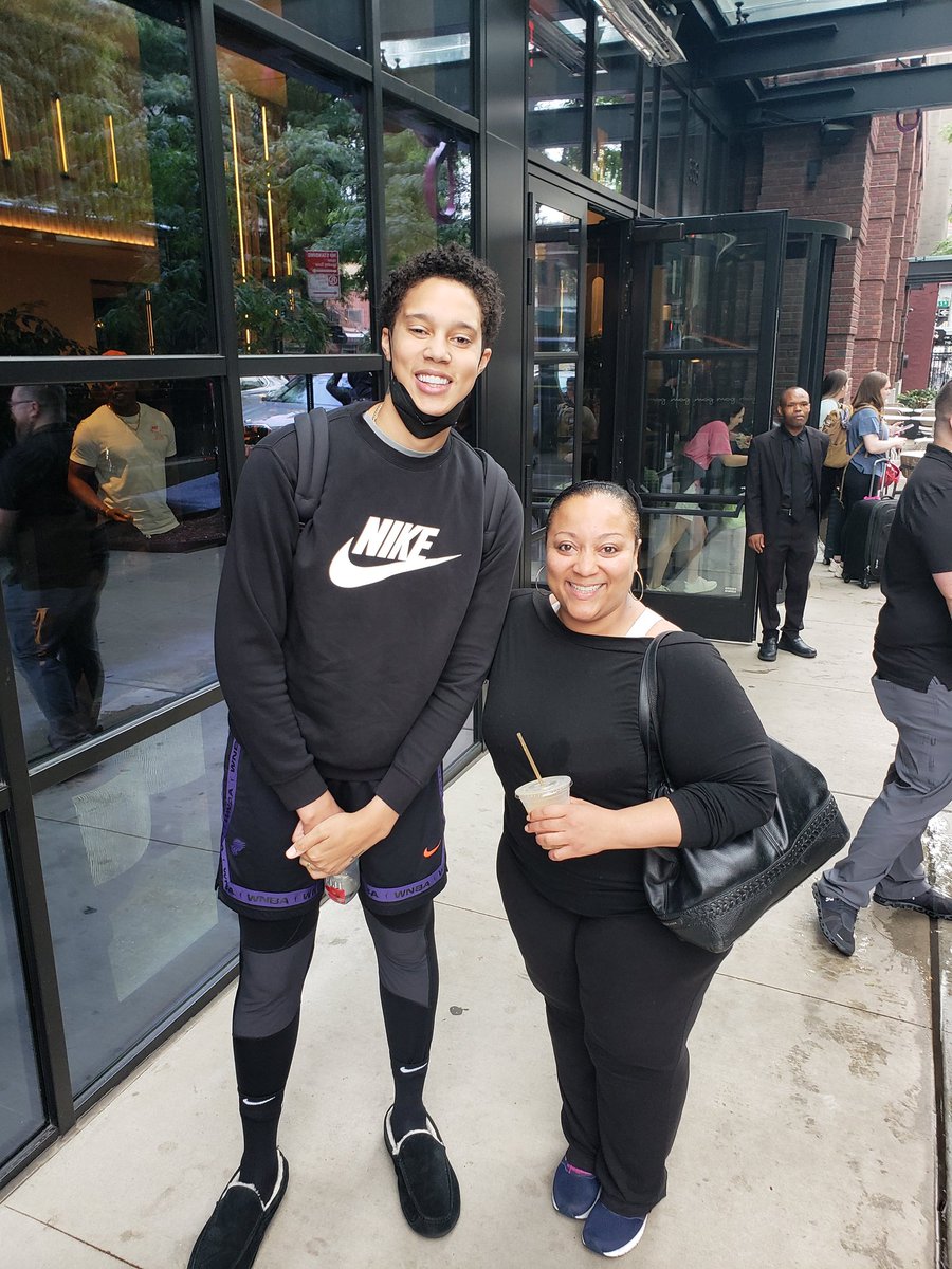 Jennifer M. Jones tweet media