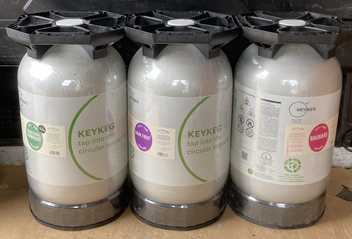 #tuttsclumpcider draught delivery this afternoon to #Gosport for <a href="/ale_four/">The Four-Ale Taproom</a> 😊 #essentialsupplies #supplychain #propercider #fruitcider