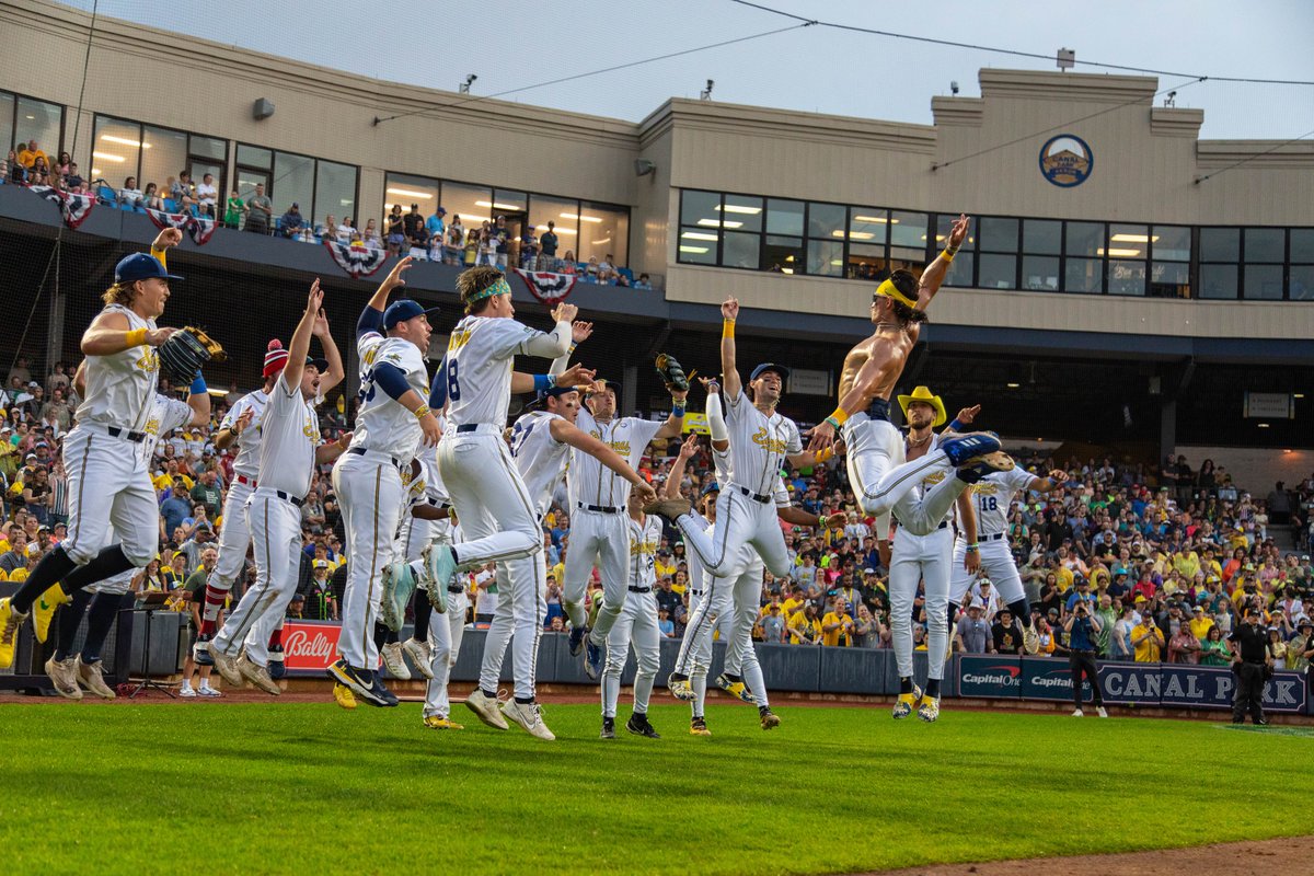 TheSavBananas's tweet photo. Akron, you wow-ed us 🤩 We had the best time doing dizzy bats, line dancing on second base, and watching fireworks with you. And to top it all off, not a single one of you left during the rain 😮 We couldn’t thank you enough for always bringing the energy and dancing from gates open til the stadium lights go out!!!!

Counting down the second until we’re back in Savannah on Friday! 🔜🔜🔜