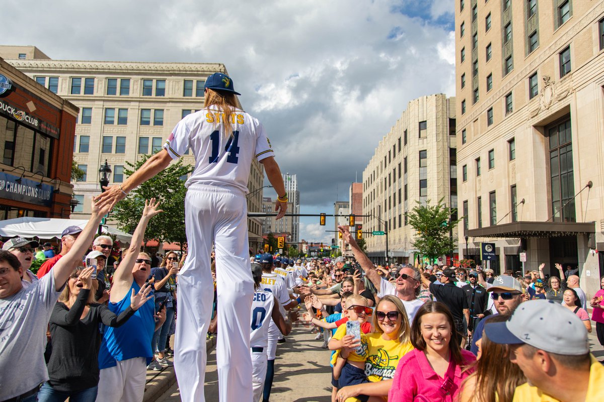 TheSavBananas's tweet photo. Akron, you wow-ed us 🤩 We had the best time doing dizzy bats, line dancing on second base, and watching fireworks with you. And to top it all off, not a single one of you left during the rain 😮 We couldn’t thank you enough for always bringing the energy and dancing from gates open til the stadium lights go out!!!!

Counting down the second until we’re back in Savannah on Friday! 🔜🔜🔜