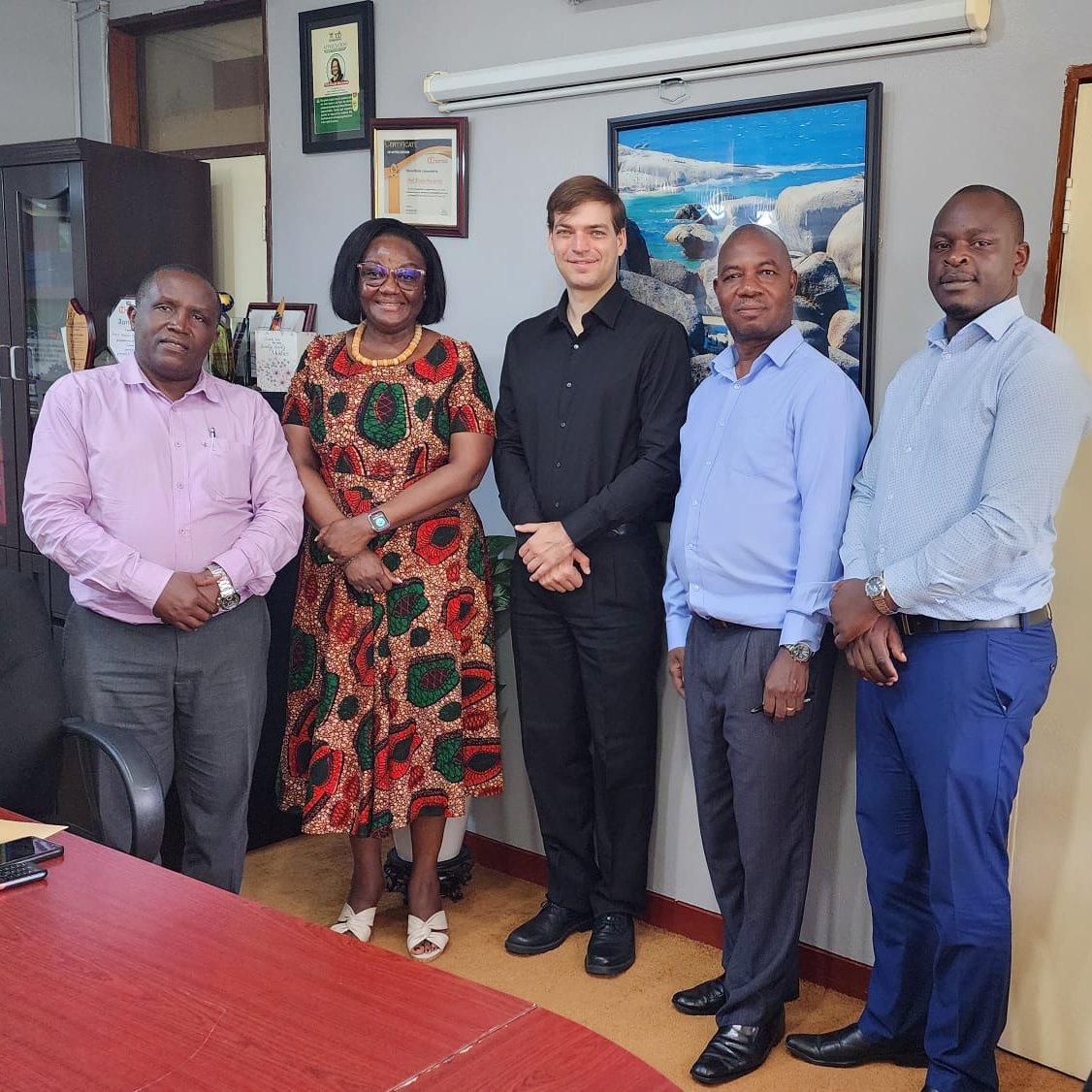 MakSPH's tweet photo. On Monday, the team paid courtesy call to the Dean, @MakSPH Professor @RhodaWanyenze who expressed her appreciation for the ongoing collaboration and partnership between the School of Public Health and the @IDMOD_ORG from the @gatesfoundation. https://t.co/PH7wDTw8ff