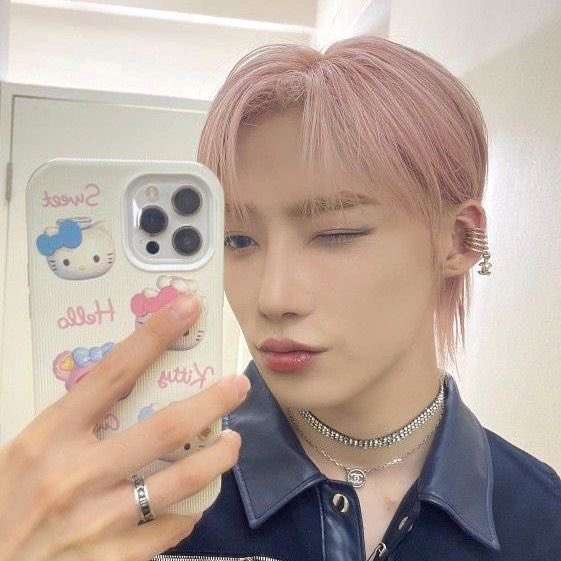 luan__wang's tweet image. My first ever selca day!!!

#TheBSelcaDay #DeobiSelcaDay #dbsd #THEBOYZ #TheB #Chanhee #NEW #뉴 #찬희 @WE_THE_BOYZ