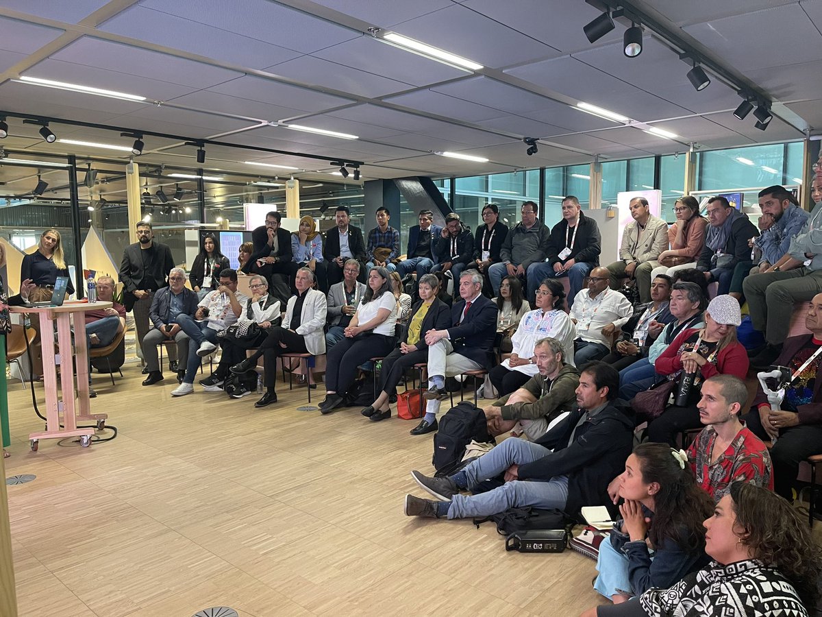 EmbaMexDin's tweet photo. This afternoon we had the pleasure of co-hosting a lecture on Contemporary Mexican Architecture by the multi-awarded Mexican Arch. Sara Topelson at #CreativeDenmark @FCARMNacional https://t.co/HTBvxNgpQt