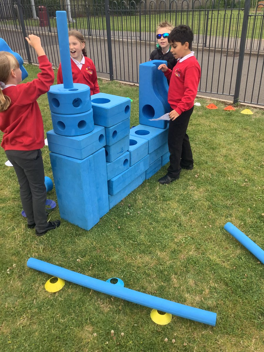 westheathprim's tweet photo. #WHPSClass10 created the London map physically today using blue blocks and cones. See if you can spot the Thames and other famous landmarks!
#WHPSGeography #WHPSTopic https://t.co/PQ0v8l4aqA