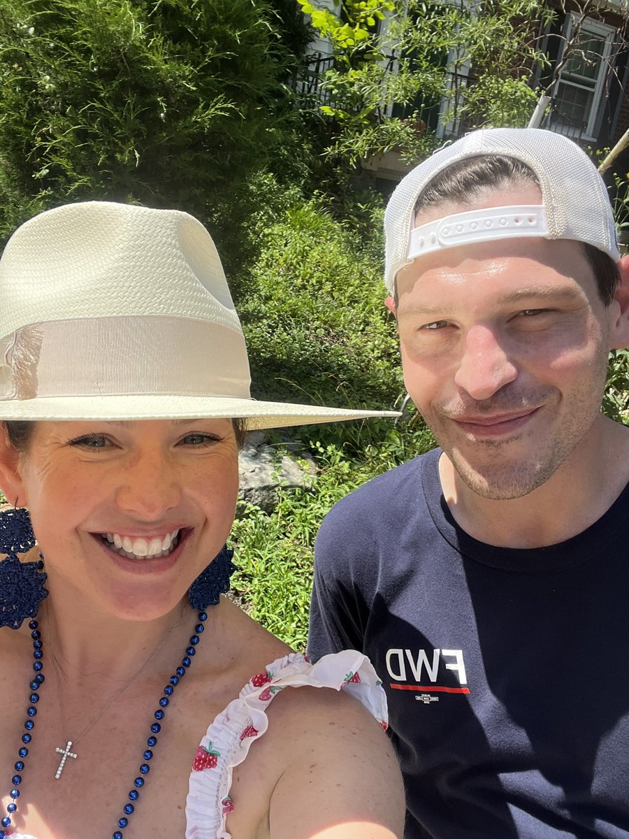 wd_lindsey's tweet photo. @FWD_DC representing at the Palisades 4th of July Parade! #independence #fwdparty #forward https://t.co/hyIdb0Cgpp