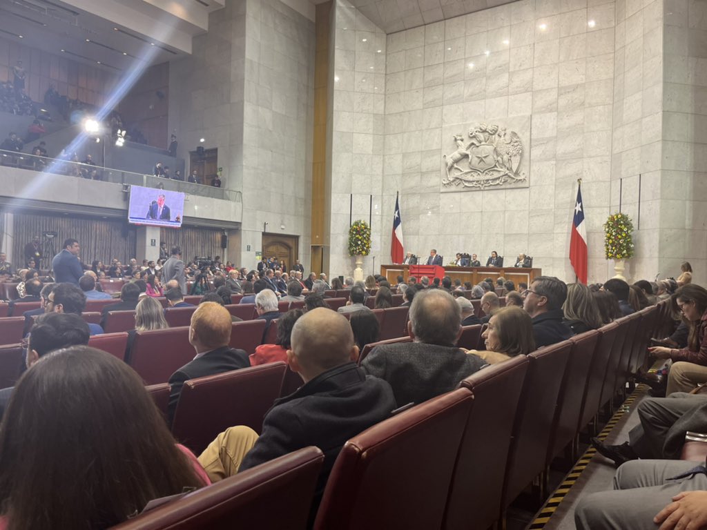 sergiogahona's tweet photo. Hoy rinde cuenta pública legislativa nuestro Presidente del @Senado_Chile @jacoloma destacando todos los proyectos importantes aprobados en beneficio de todos los chilenos, aquellos impulsados por @GobiernodeChile y aquellos planteados por la oposición. Gran actitud republicana. https://t.co/PJCYymKuNM