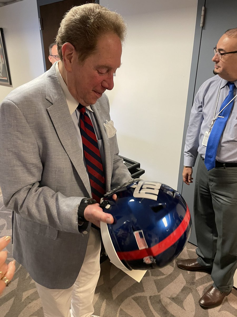 RealMichaelKay's tweet photo. The @Giants ‘ John Mara sent John Sterling a helmet for his birthday to keep him safe from future foul balls in the booth. https://t.co/tVDXsKHrym