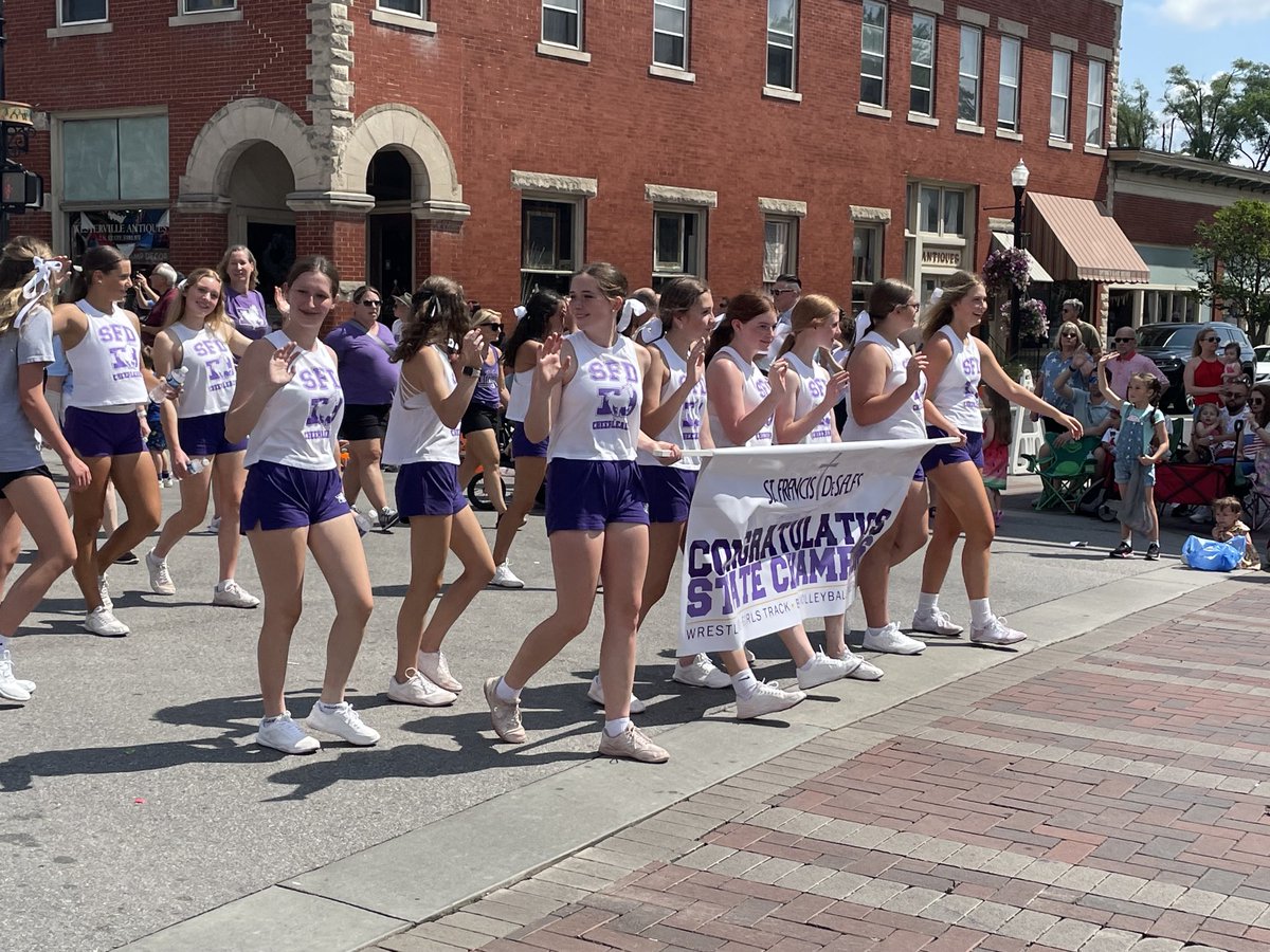 SFDPrincipal's tweet photo. Happy Independence Day!!! State Champion representatives from Wrestling, Competitive Cheer, Boys Volleyball, and the Girls 4 X 100 Relay participated in the Annual Westerville Rotary July 4th Parade. God’s Blessings to our Country and to the SFD Community.
#FaithFamilyTradition! https://t.co/tzsJ26rxua