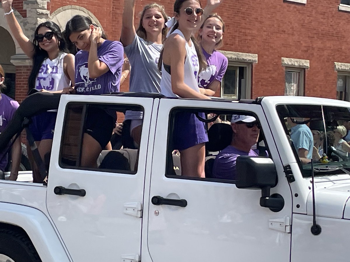 SFDPrincipal's tweet photo. Happy Independence Day!!! State Champion representatives from Wrestling, Competitive Cheer, Boys Volleyball, and the Girls 4 X 100 Relay participated in the Annual Westerville Rotary July 4th Parade. God’s Blessings to our Country and to the SFD Community.
#FaithFamilyTradition! https://t.co/tzsJ26rxua