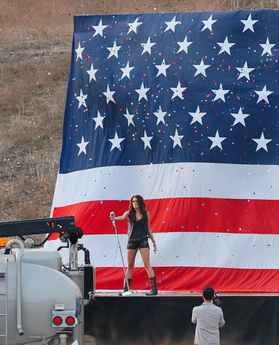chrstphrjsph's tweet photo. when I say I’m celebrating america, this is what I mean https://t.co/alhvxSBFU8
