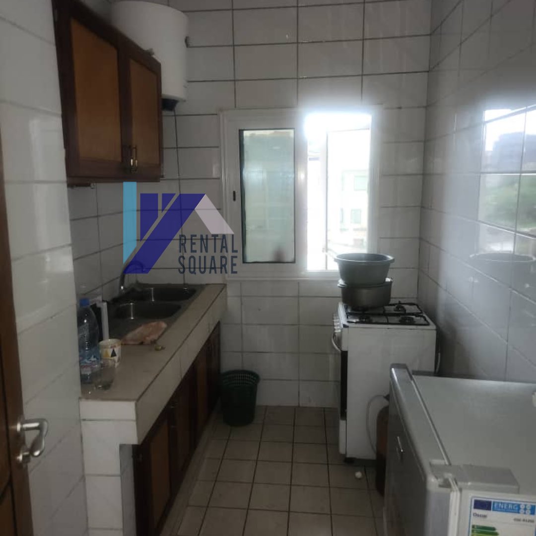 🔹🔹🔹STUDIO NON MEUBLÉ A LOUER

📍BONAPRISO

💰Prix : 300.000 FCFA/mois 

➡️ Piscine 
➡️ Gardiens 24h/24
➡️ Parking
➡️ Climatisation 
➡️ Groupe électrogène 
➡️ Conciergerie 

📞 676 740 783 (appels et WHATSAPP)

#realstate #rentalsquare #immobilierbonapriso #studiobonapriso