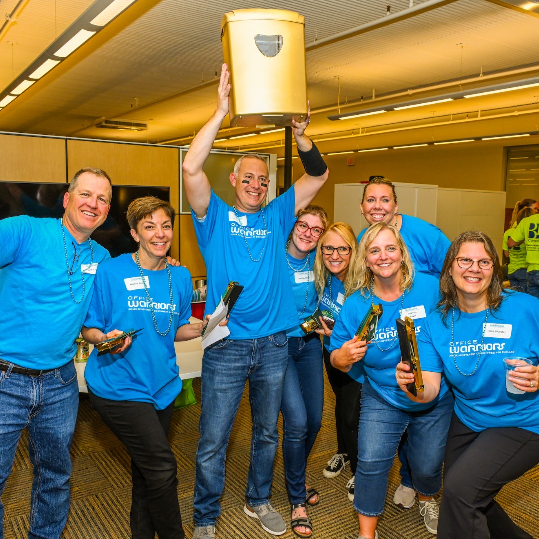 Junior Achievement tweet media