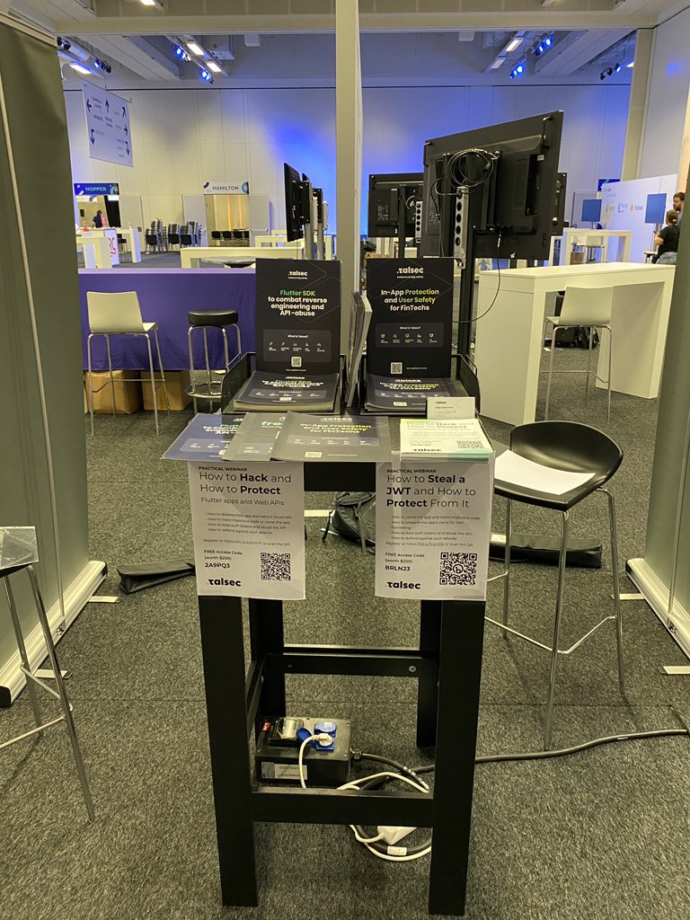y4rdex's tweet photo. Small but ours 💙 #ftcon23 https://t.co/w9AntD8qAx