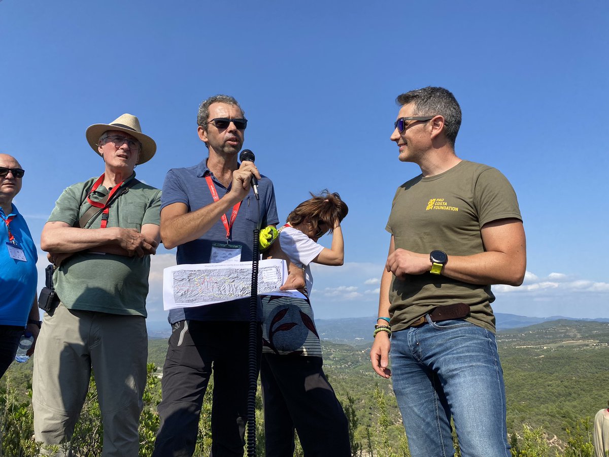 firelogue's tweet photo. Field trip continues🔥

👉 @NAThaz_recipe and @pirocumul presenting strategic management of pre-defined wildfire events and a fire/post fire landscape vision.

Excited to see more on the #FirelogueXSolsona Workshop! https://t.co/vdMdxm9X9q