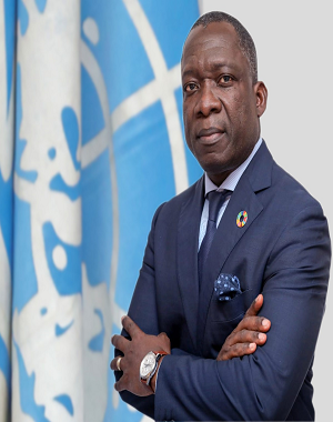 UNFPA_WCARO's tweet photo. 📷@unfpawcaro welcomed its new Regional Director @SennenHounton on 1 July in #Dakar  
Read here: https://t.co/L3dzyl2cBN 
#unfpa #SDG1 #endingmaternaldeaths #familyplanning #GBV https://t.co/Kud1cZbCoU