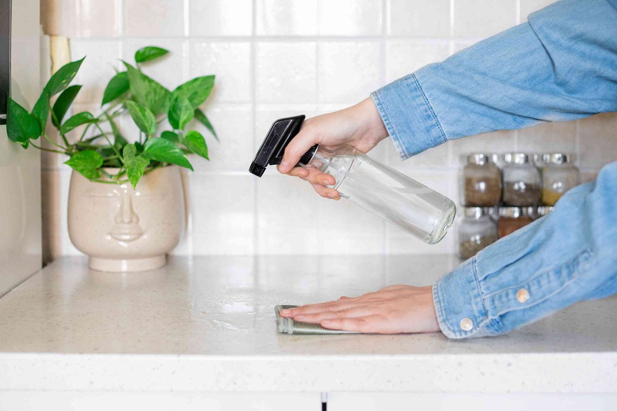 alynntaylor's tweet photo. Get your #kitchen clean and tidy by using this checklist. #cleaningroutine  https://t.co/roIoMbbhcs https://t.co/etlSZPT5bk